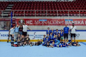Naši mladí hokejbalisti sa zúčastnili hokejbalovej exhibície!